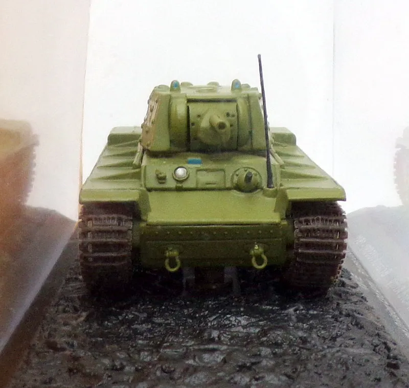 Altaya 1/72 Scale A28420B - KV-1E Soviet Tank 109th Div. 43rd Army USSR 1941