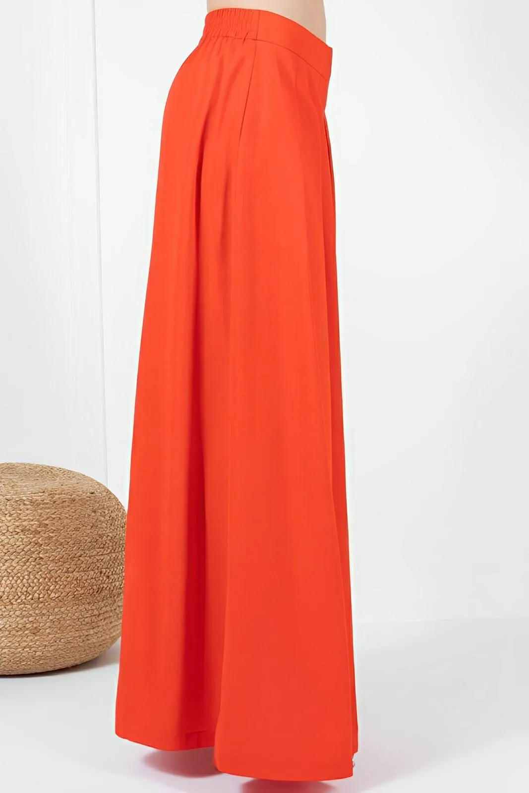 Large Hem Wide Leg Pleated Solid Pants